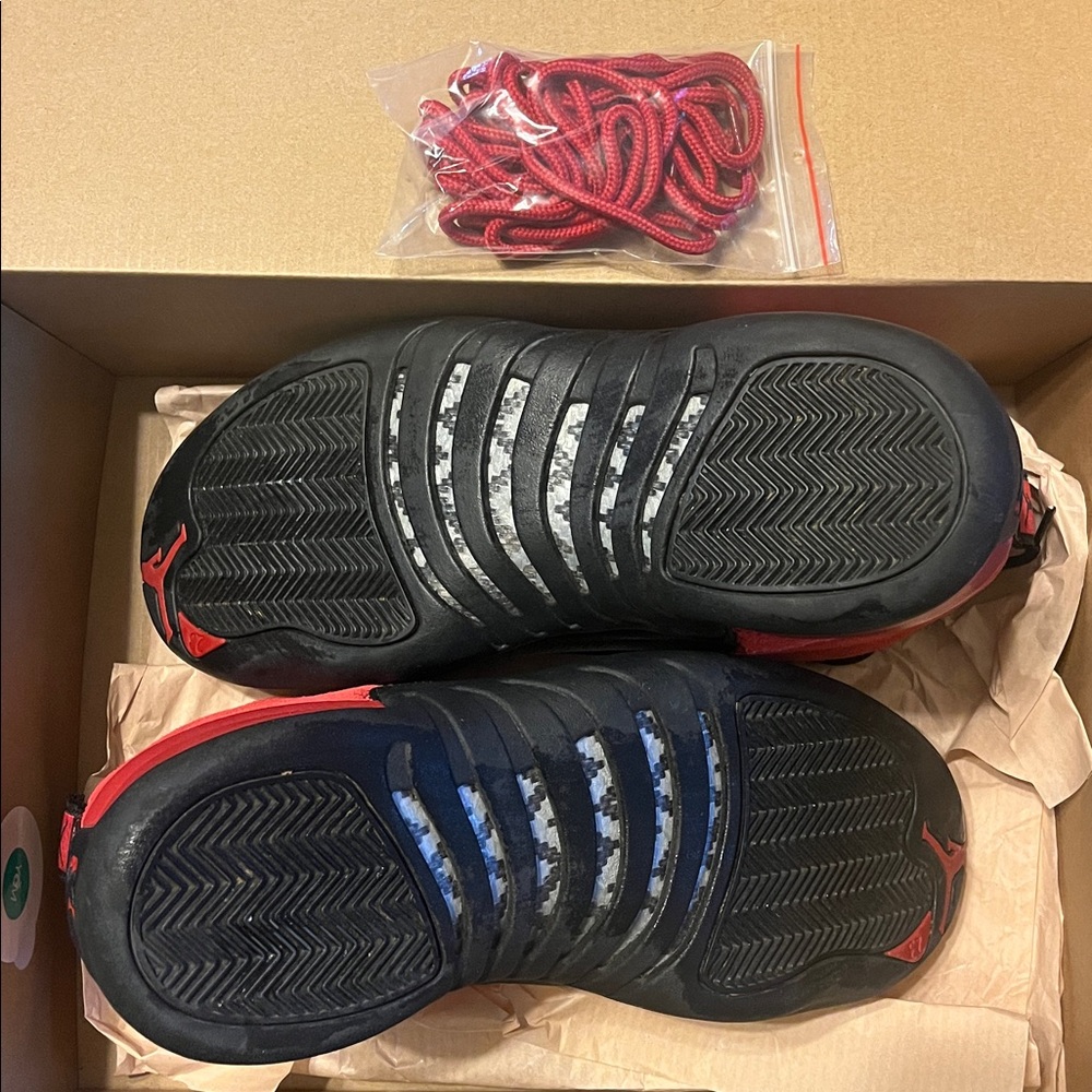 Air Jordan 12 Retro (Flu Game) - Picture 3 of 4